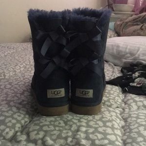 Bailey bow navy uggs